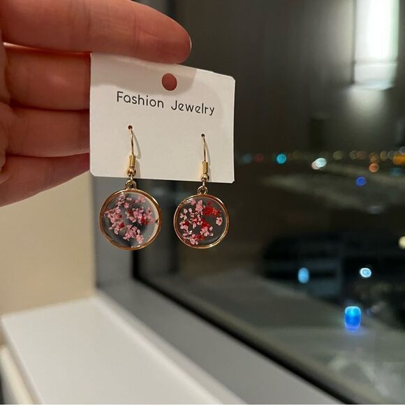 Fairy Red & Pink & White & Purple Real Dry Flower Floral Circle Shaped Earrings - Picture 2 of 10